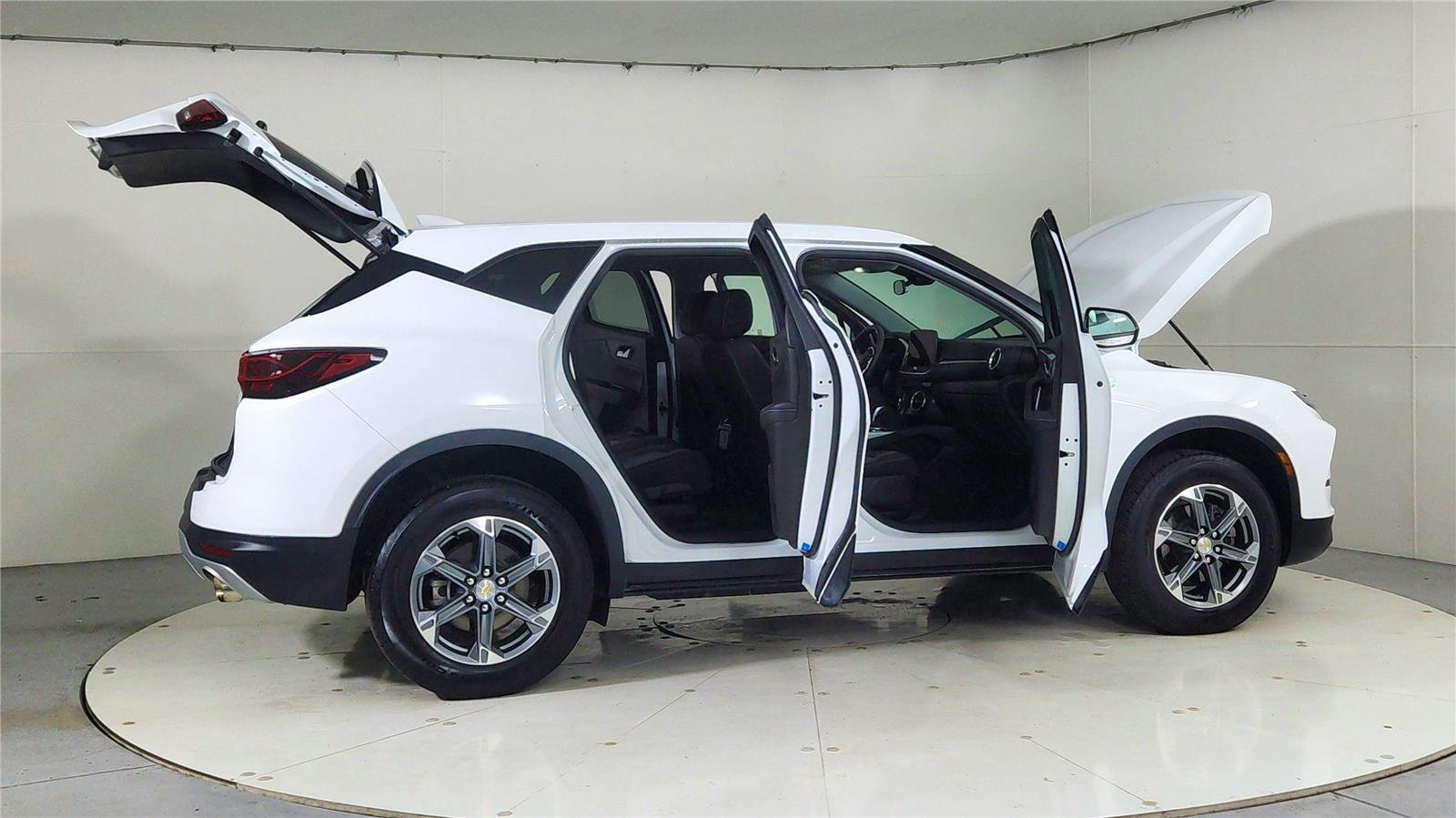 Used 2023 Chevrolet Blazer LT image 12