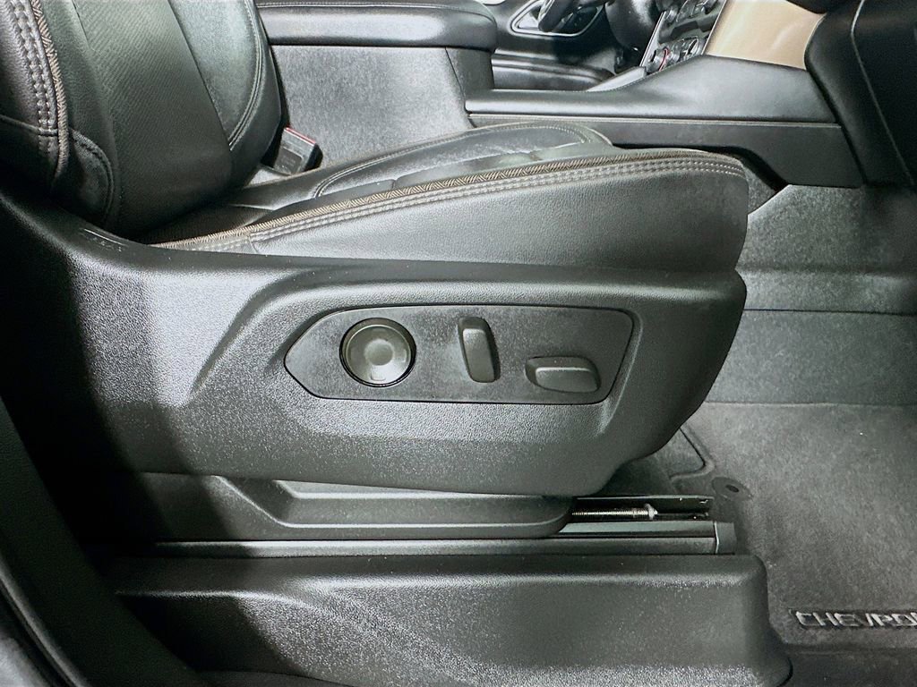 Used 2021 Chevrolet Suburban High Country w/ Premium Package image 24