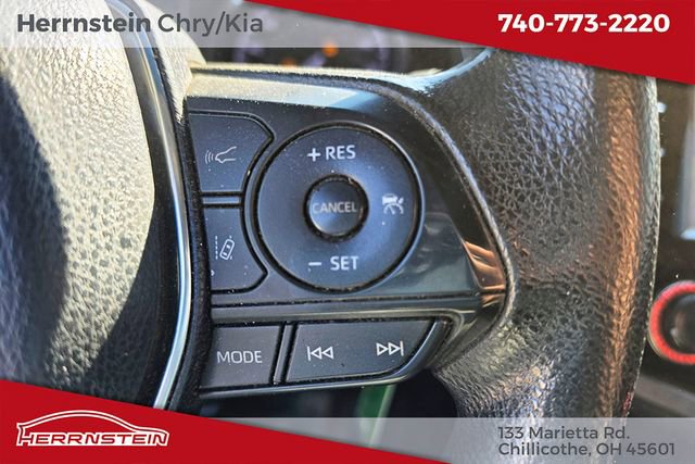 Used 2019 Toyota Camry LE image 17