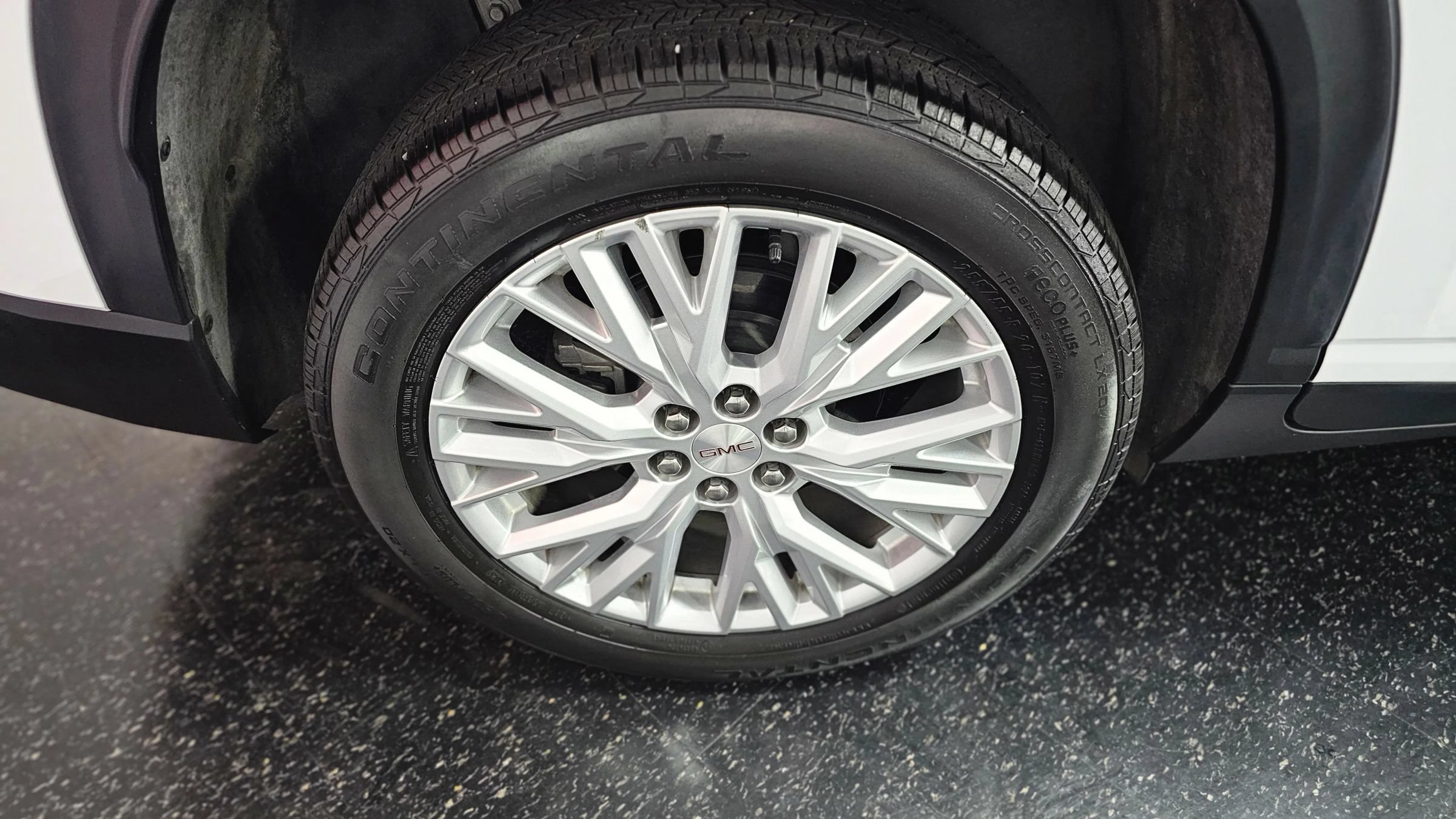 Used 2024 GMC Acadia Elevation FWD image 4