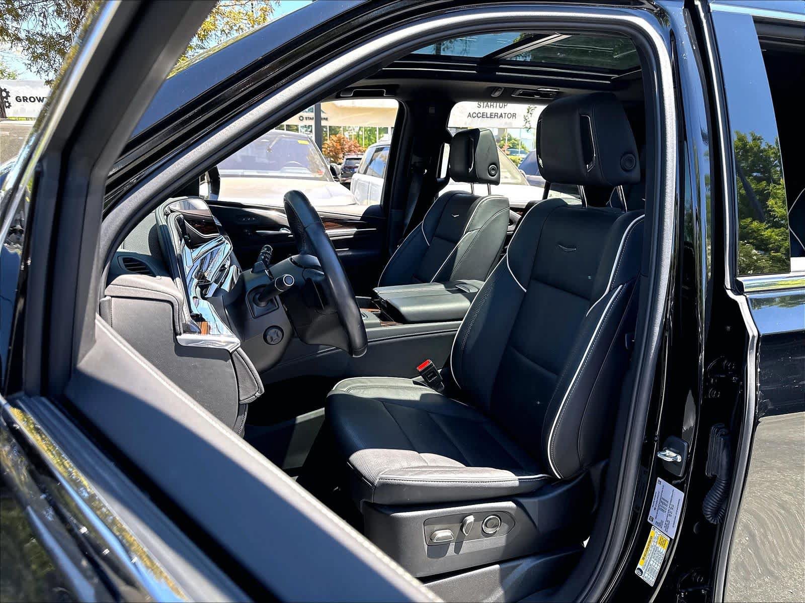 Used 2024 Cadillac Escalade Premium Luxury w/ LPO, Floor Liner Package AWD/4WD image 27