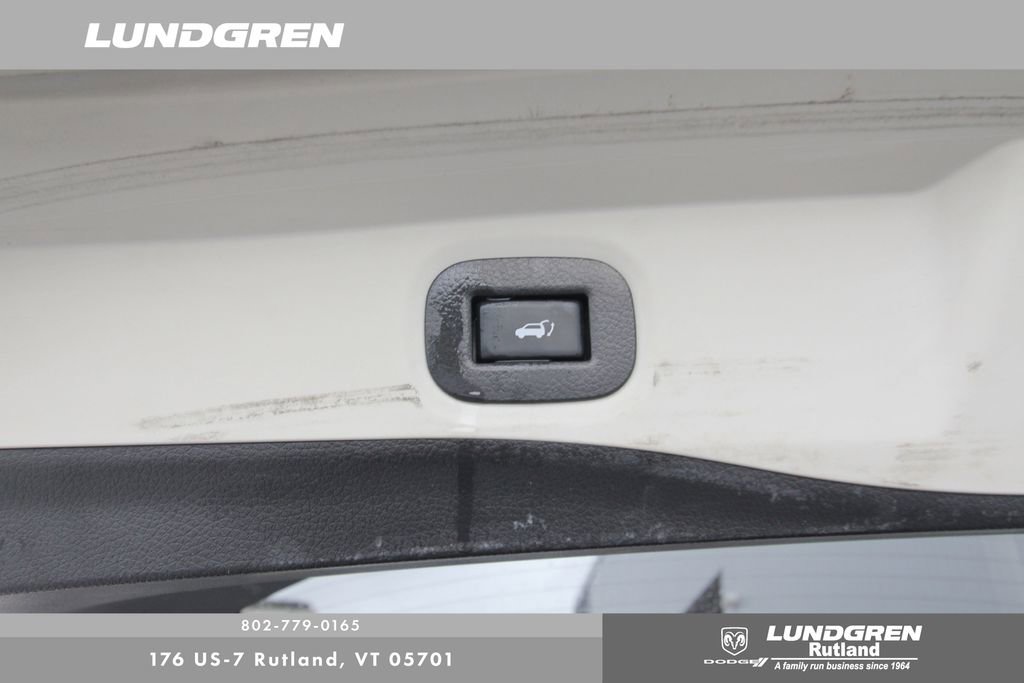 Used 2020 Nissan Rogue SV image 33