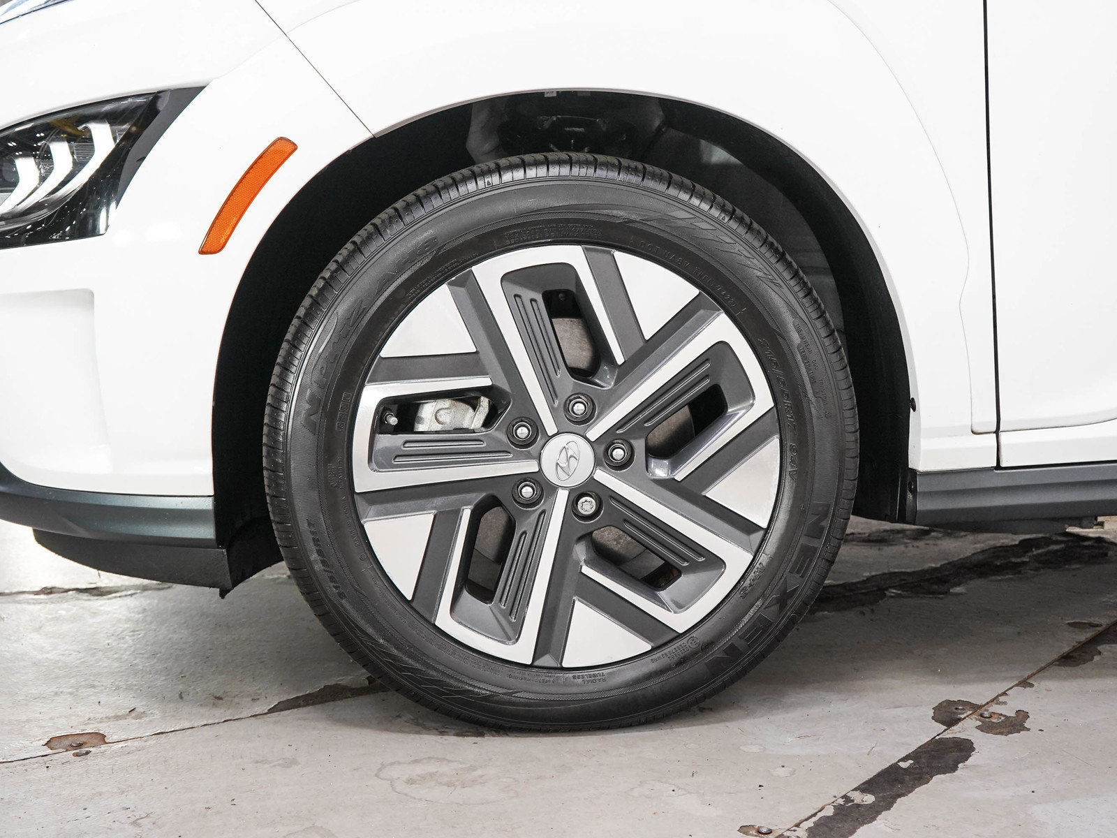 Certified 2023 Hyundai Kona Limited w/ Cargo Package FWD image 30