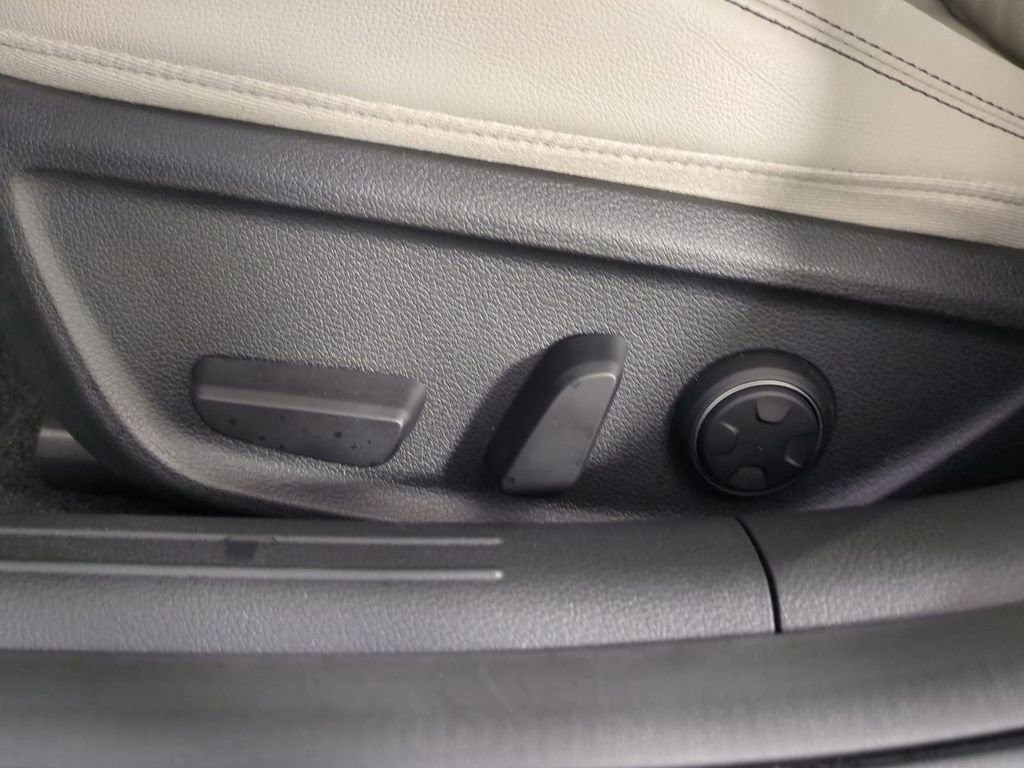 Used 2023 Genesis G70 2.0T w/ Sport Prestige Package image 21