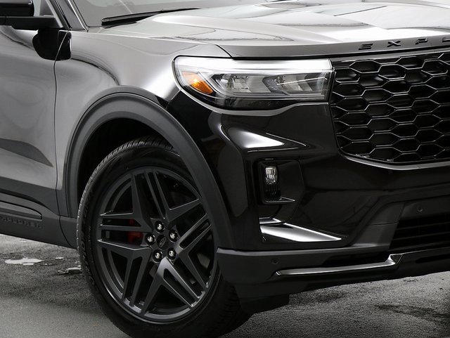New 2026 Ford Explorer ST image 3