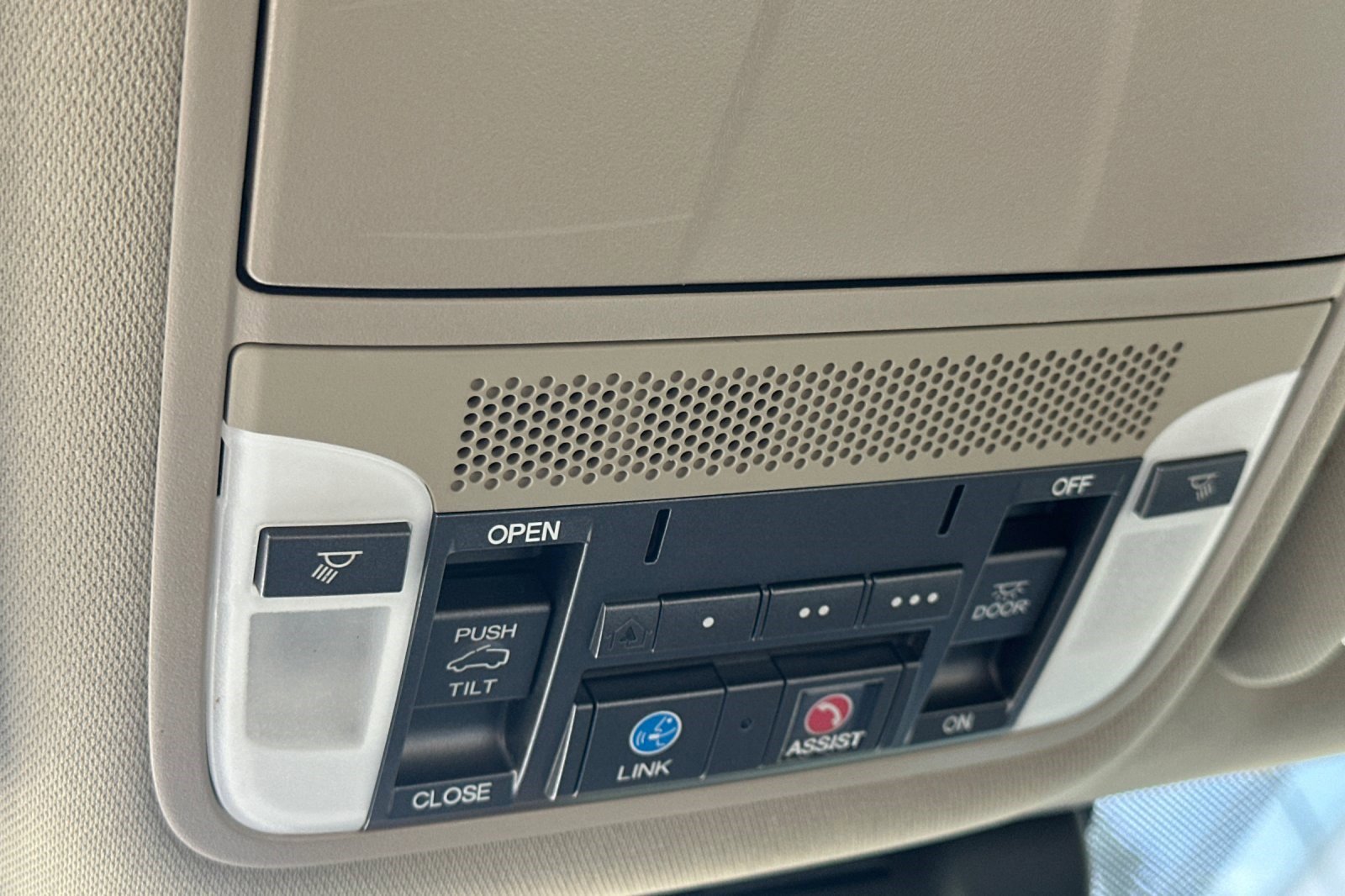 Used 2018 Acura MDX SH-AWD w/ Technology Package image 23