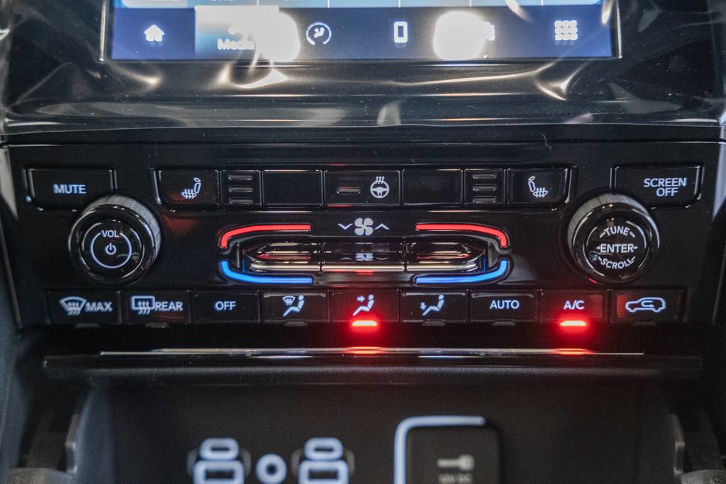 New 2025 Jeep Grand Cherokee Laredo X w/ Luxury Tech Group I image 22