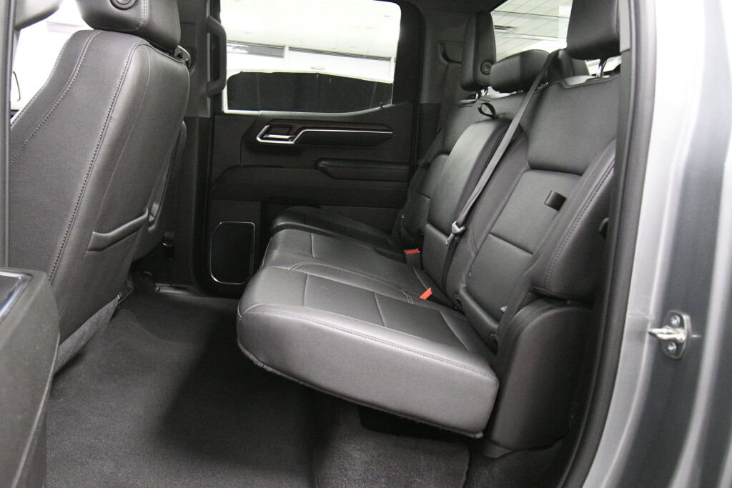 Used 2024 GMC Sierra 1500 SLT AWD/4WD image 19