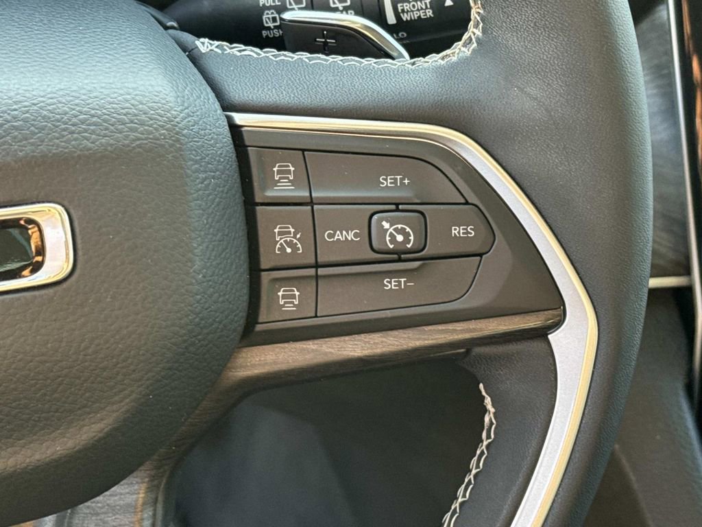 Used 2023 Jeep Grand Cherokee L Limited image 24