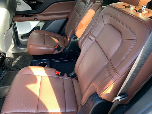 Certified 2025 Lincoln Aviator Reserve w/ Luxury Package AWD/4WD image 18