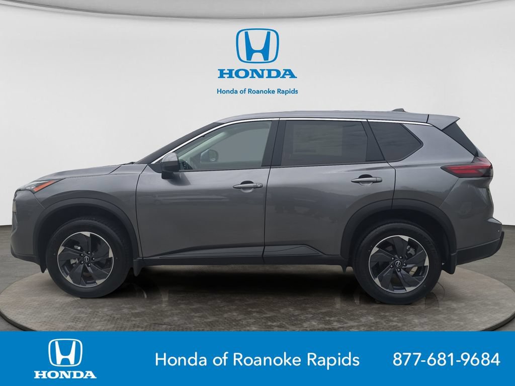 Used 2024 Nissan Rogue SV AWD/4WD image 2