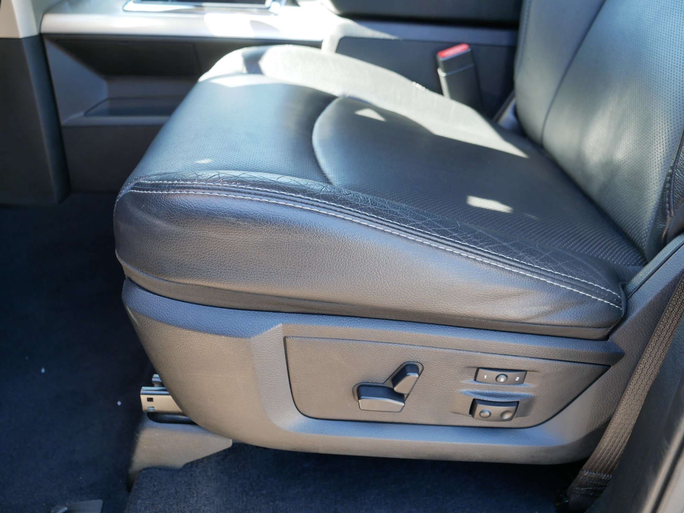 Used 2015 RAM 2500 Laramie AWD/4WD image 20