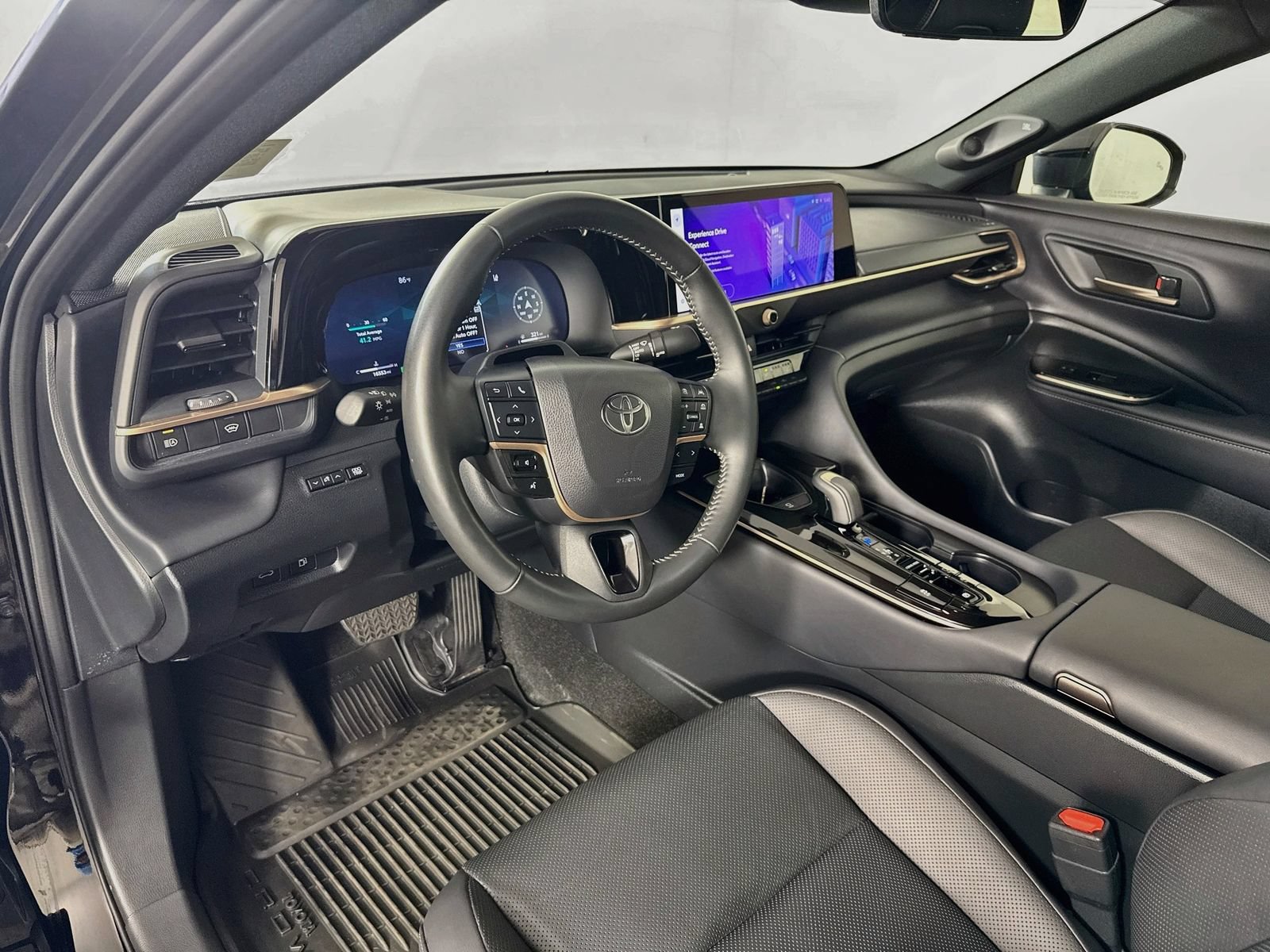 Certified 2025 Toyota Crown w/ Advanced Technology Package AWD/4WD image 9