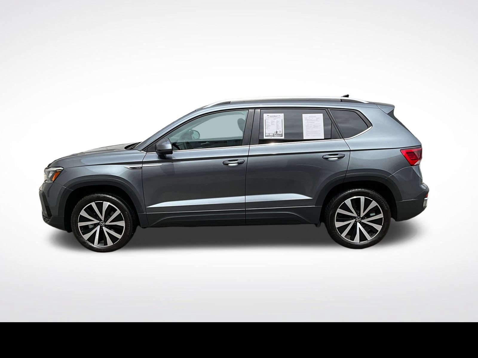Used 2024 Volkswagen Taos SE FWD image 13