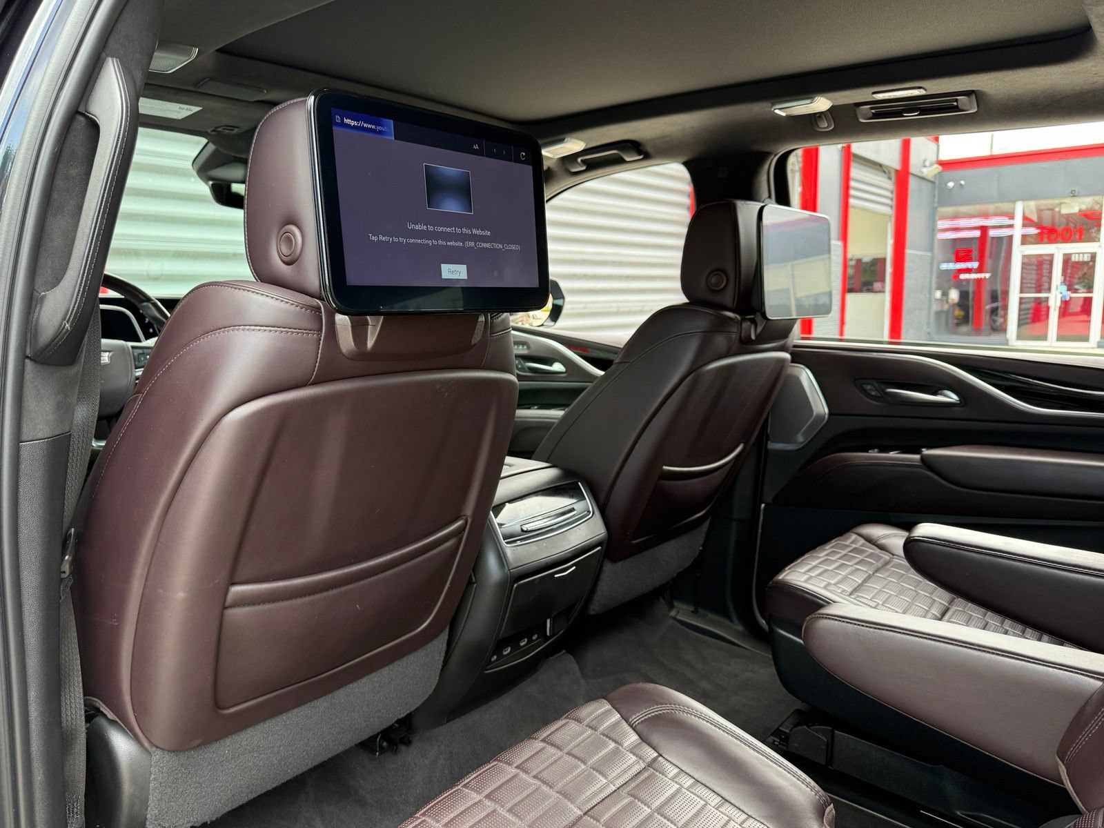 Used 2023 Cadillac Escalade ESV Sport Platinum w/ LPO, ONYX Package RWD image 23