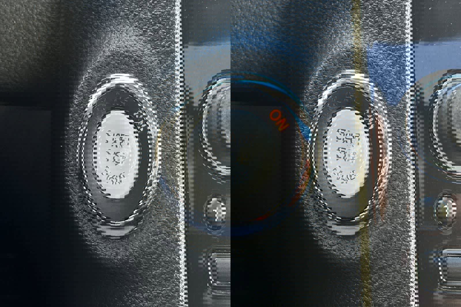 Used 2017 INFINITI QX70 AWD w/ Premium Package image 25