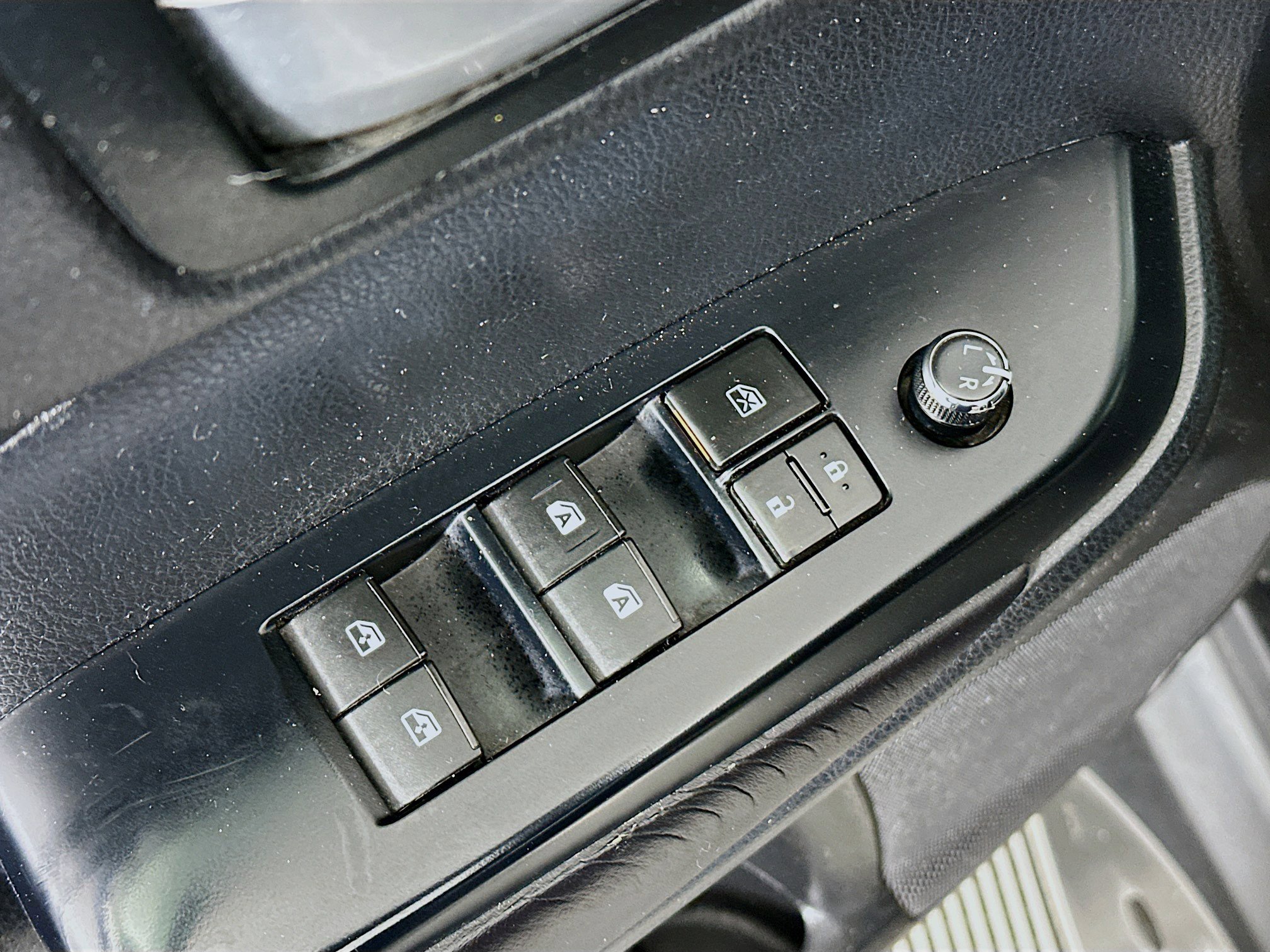 Used 2019 Toyota Highlander SE image 15