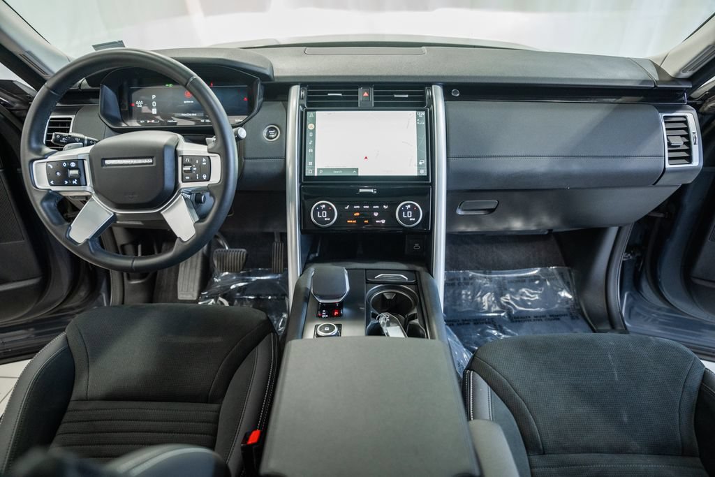 Used 2024 Land Rover Discovery S AWD/4WD image 18