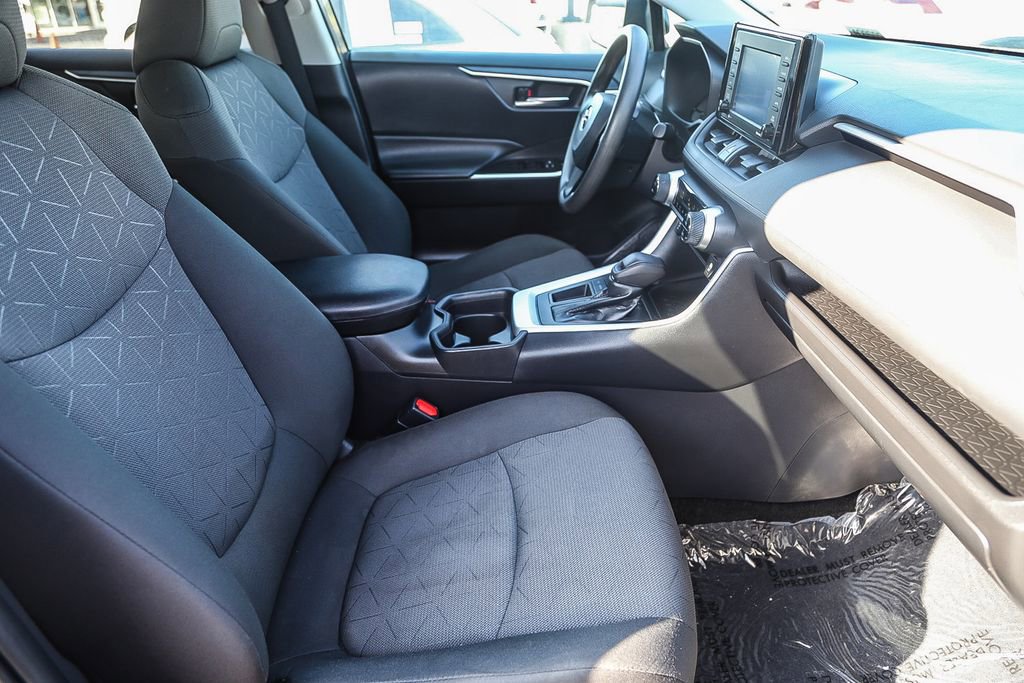 Used 2021 Toyota RAV4 XLE image 18