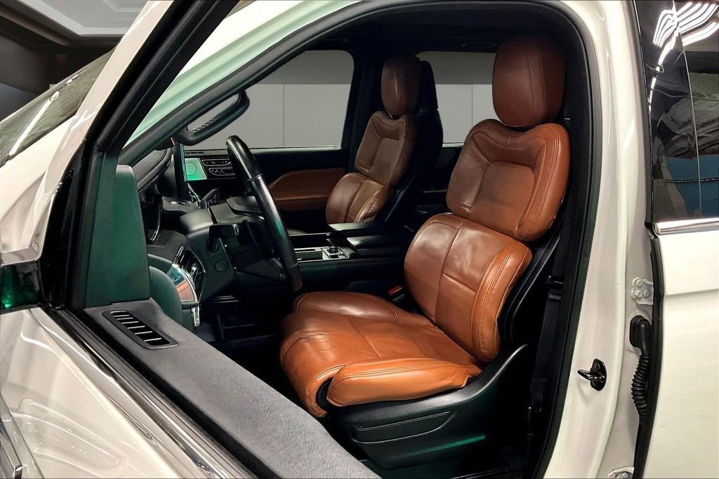 Used 2021 Lincoln Navigator L Reserve w/ Luxury Package image 21