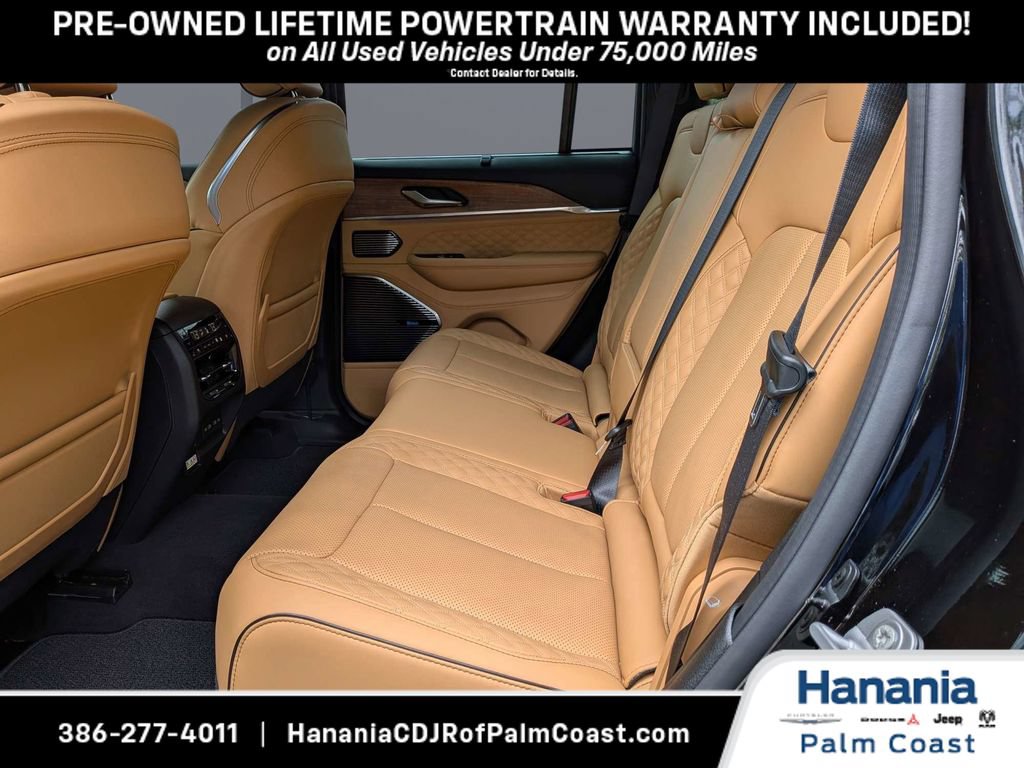 Used 2026 Jeep Grand Cherokee Summit w/ Obsidian Package AWD/4WD image 12