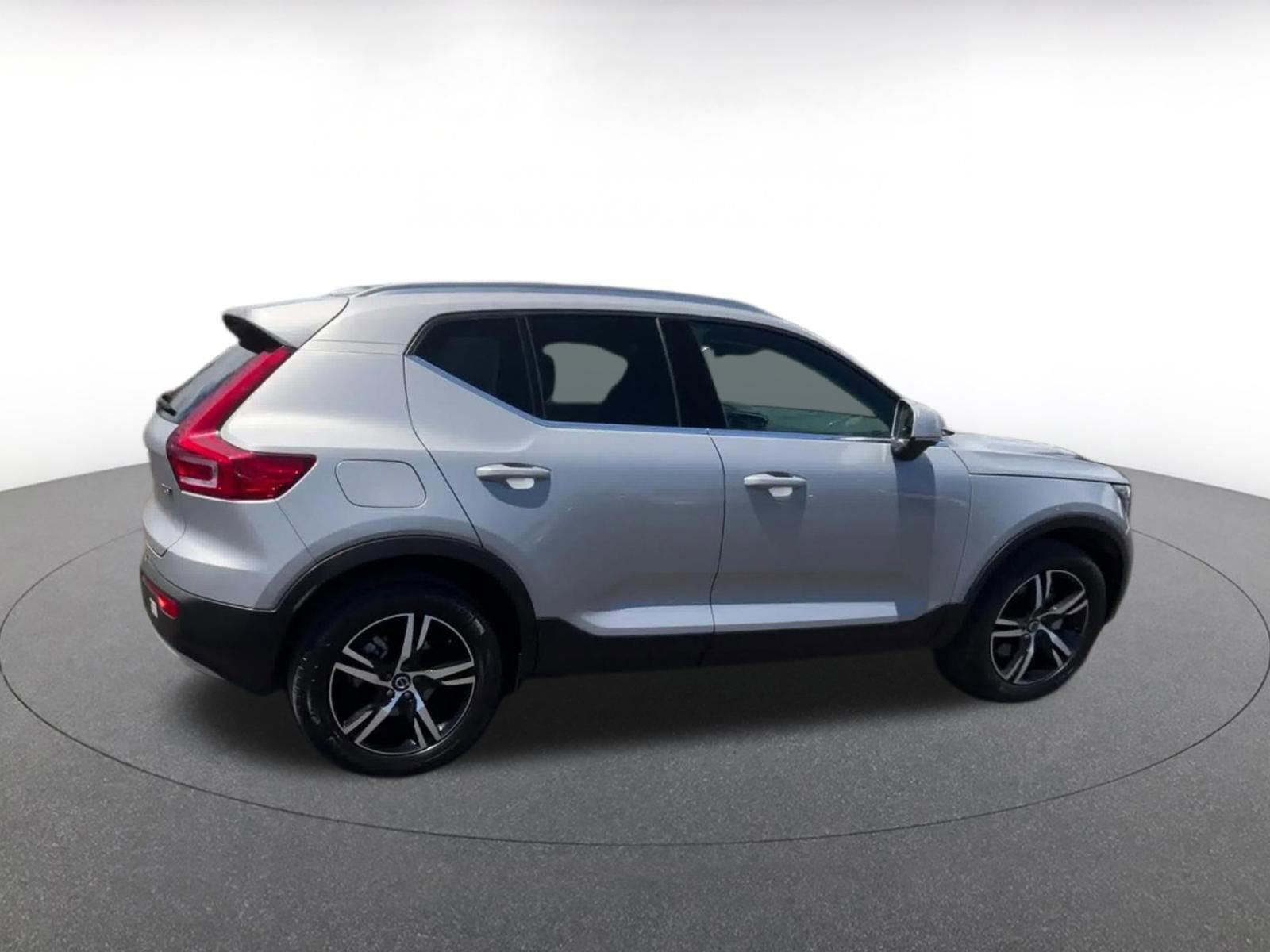Used 2024 Volvo XC40 B5 Core AWD/4WD image 14