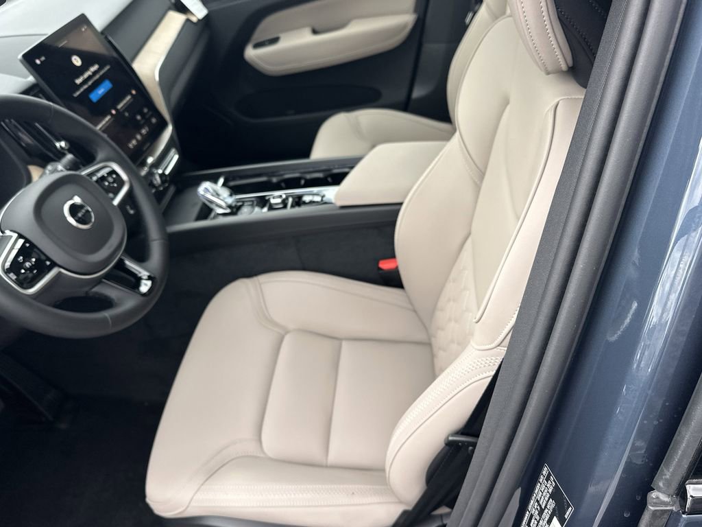 New 2026 Volvo XC60 B5 Plus w/ Protection Package Premier image 15