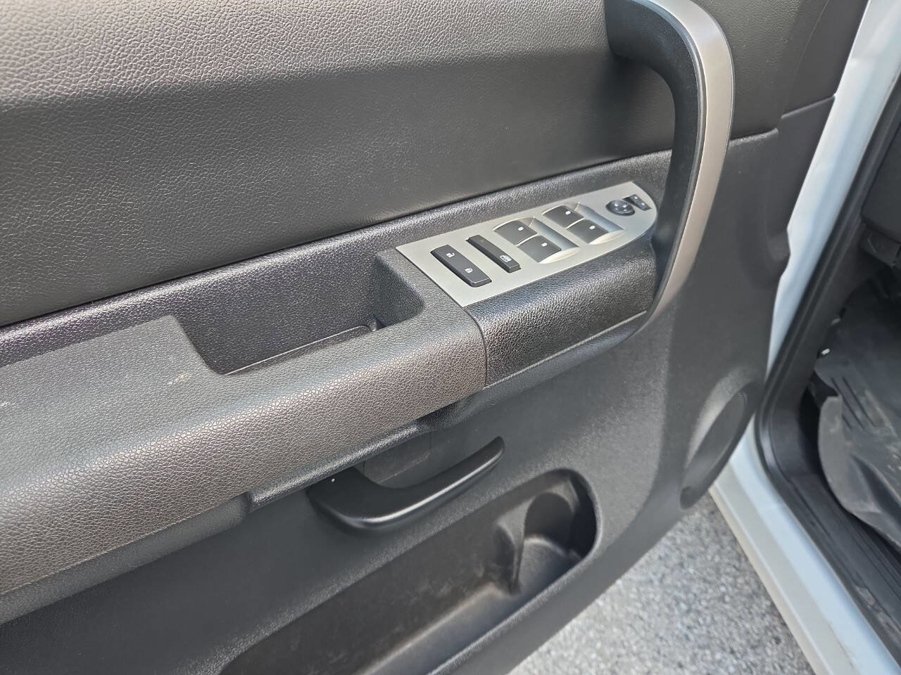 Used 2009 Chevrolet Silverado 2500 LT w/ Exterior Plus Package image 10