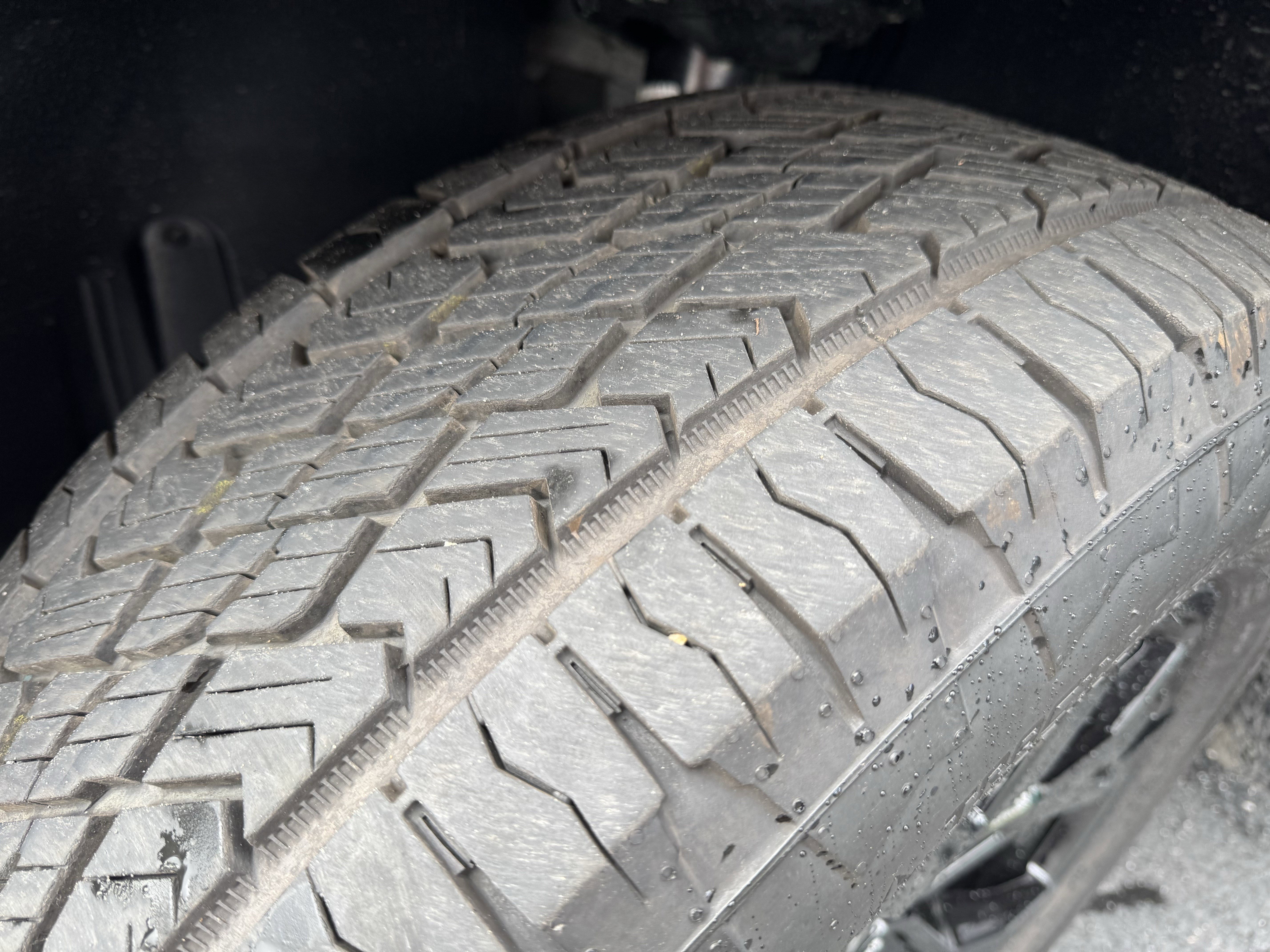 Used 2025 Volkswagen Atlas Peak Edition SE image 13