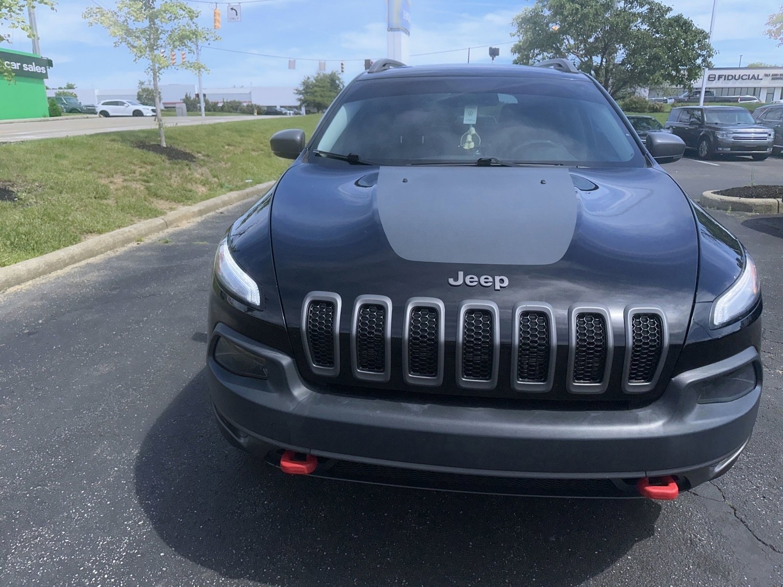 Used 2017 Jeep Cherokee Trailhawk AWD/4WD image 14