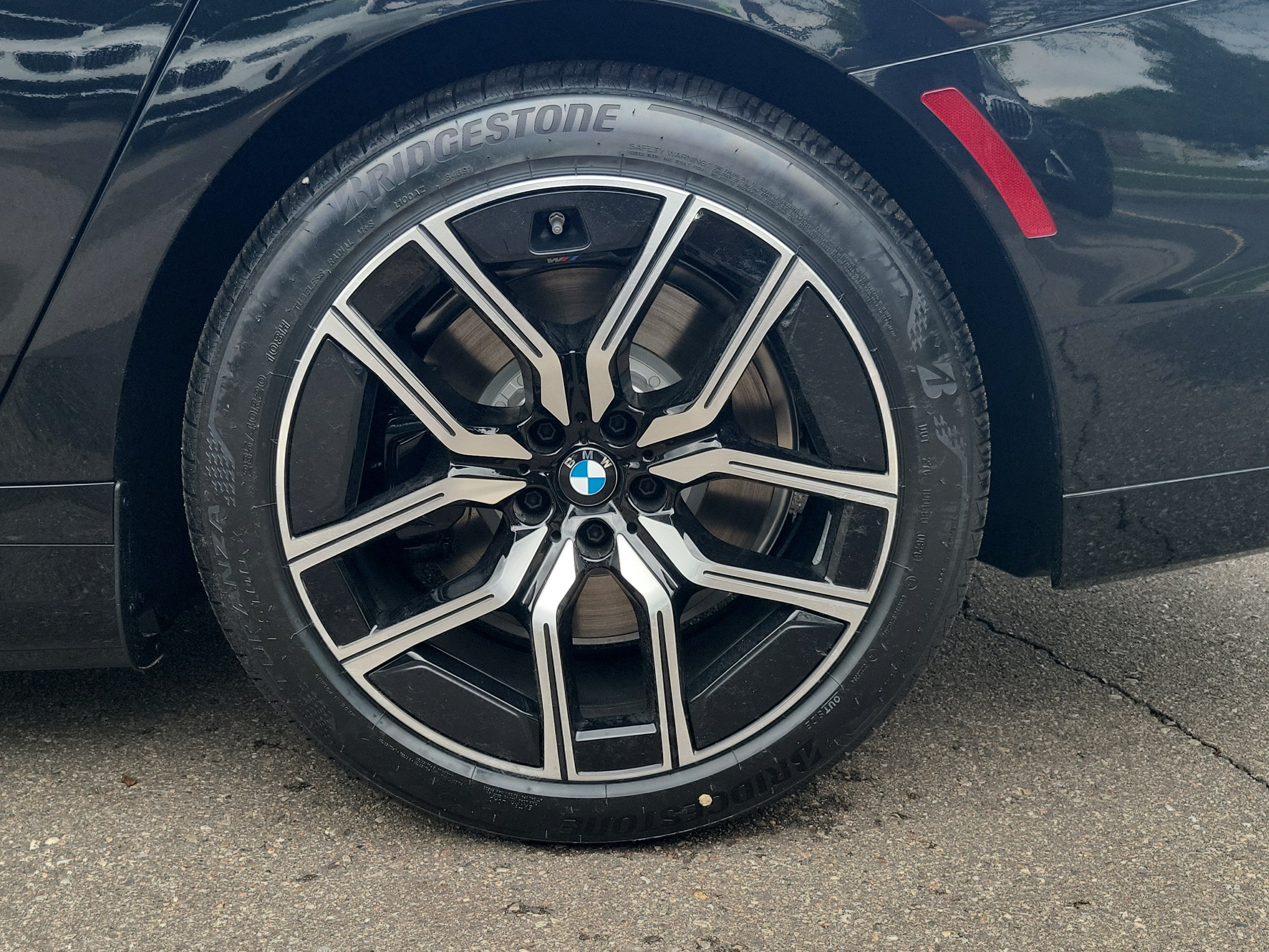New 2026 BMW i7 xDrive60 AWD/4WD image 26