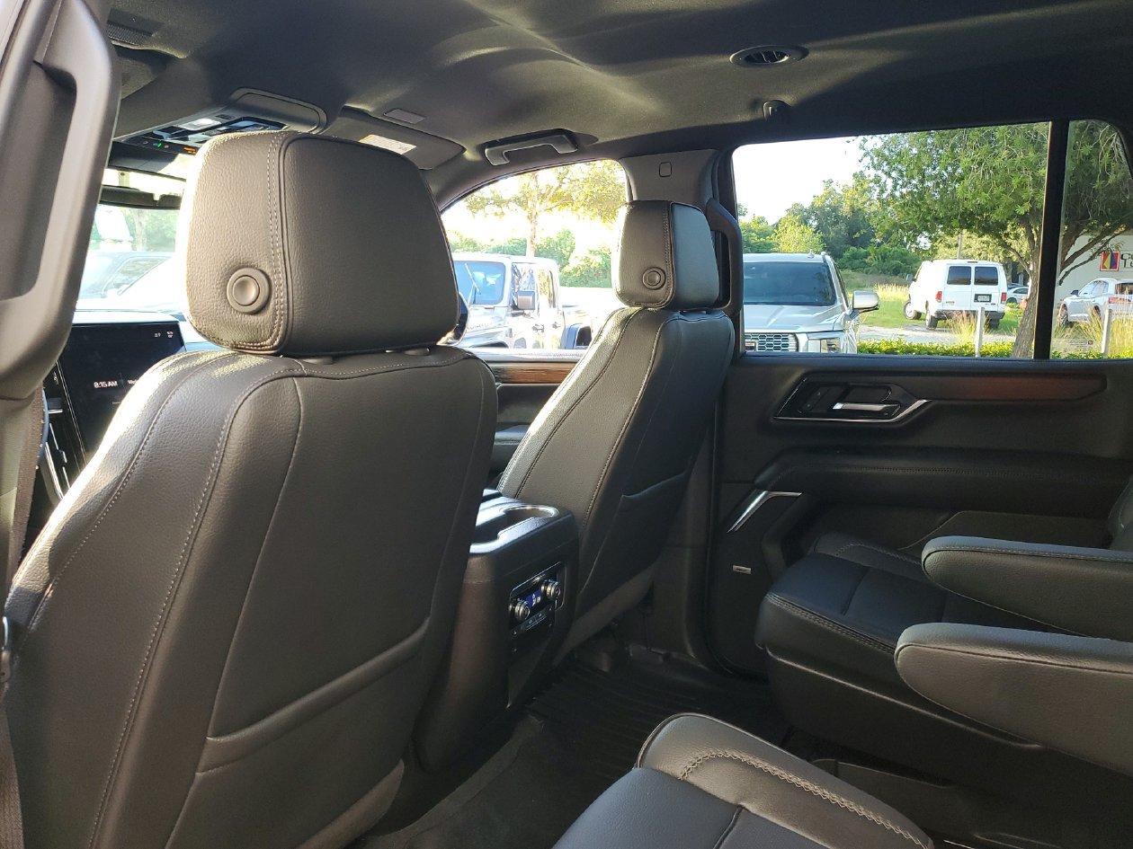 Used 2026 GMC Yukon Denali w/ LPO, Floor Liner Package RWD image 9