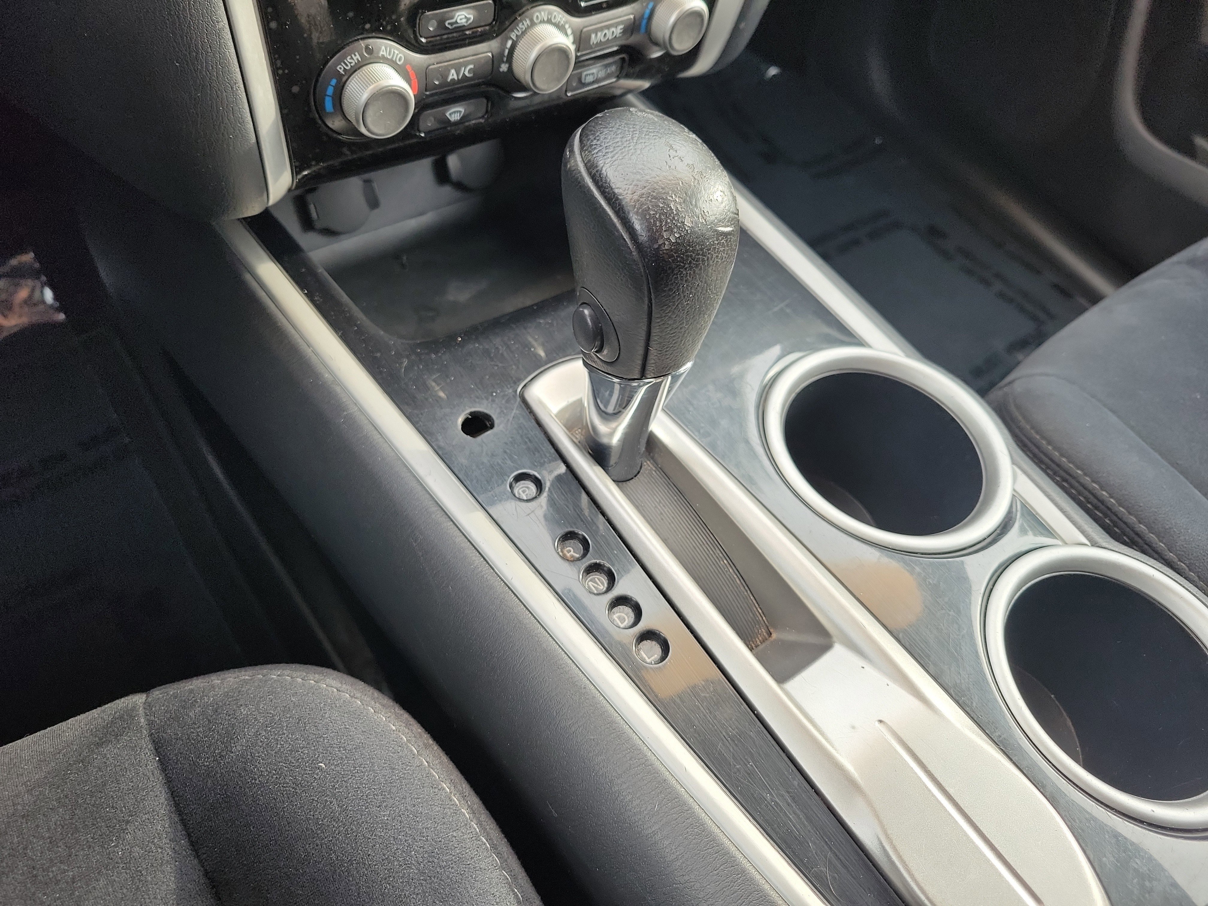 Used 2013 Nissan Pathfinder SV image 37