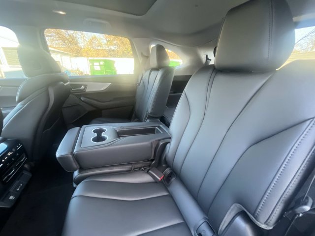 Used 2025 Acura MDX SH-AWD image 22
