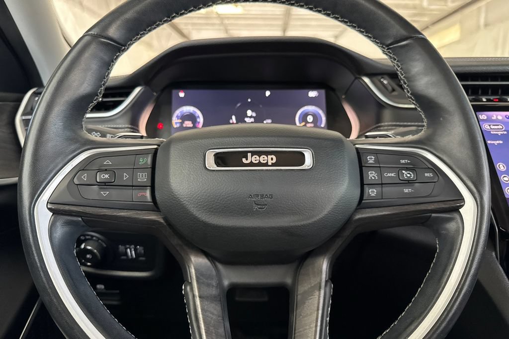 Used 2021 Jeep Grand Cherokee L Limited AWD/4WD image 25