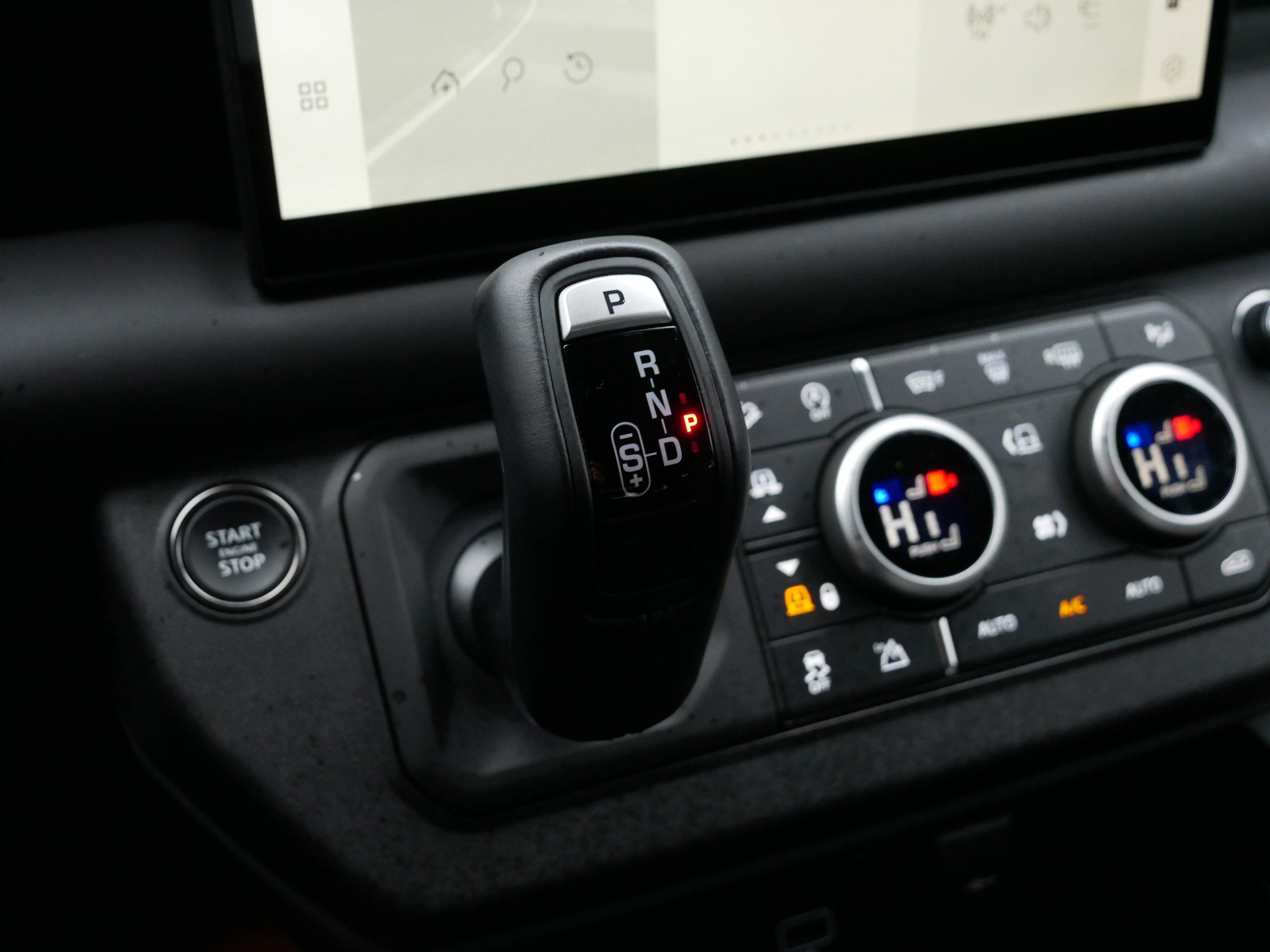 Used 2024 Land Rover Defender 130 X image 24