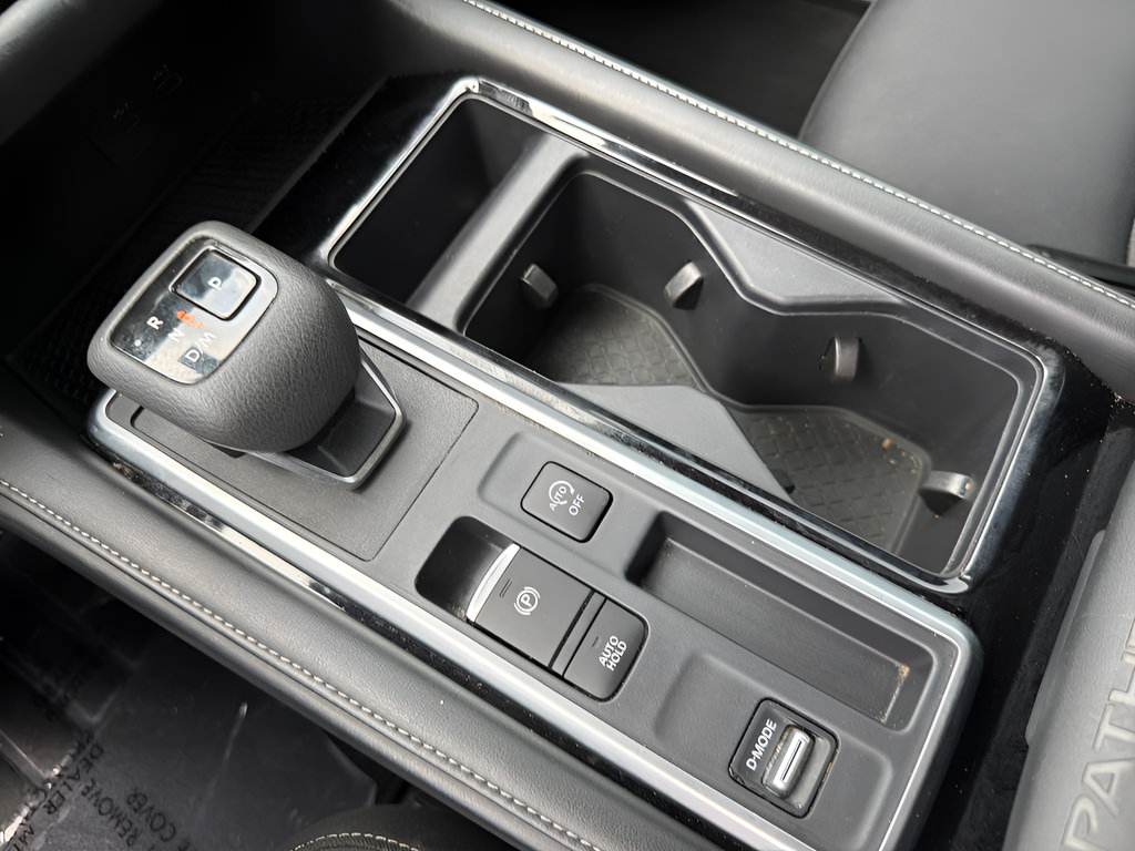 Certified 2024 Nissan Pathfinder SV FWD image 41