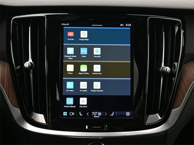 Used 2023 Volvo S60 B5 Plus image 19