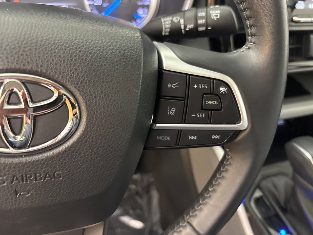 Used 2023 Toyota Highlander XLE image 21