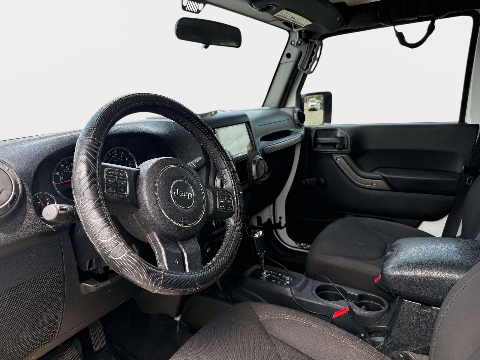Used 2017 Jeep Wrangler Unlimited Sport w/ Connectivity Group AWD/4WD image 9