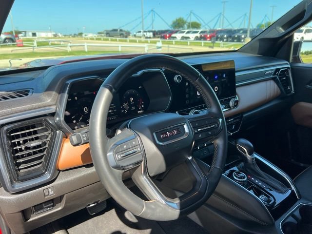 Used 2024 GMC Canyon AT4 w/ AT4 Premium Package AWD/4WD image 9
