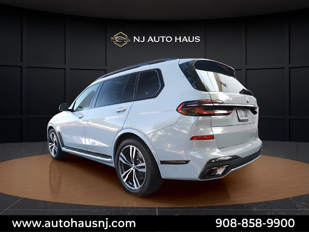 Used 2026 BMW X7 xDrive40i AWD/4WD image 9