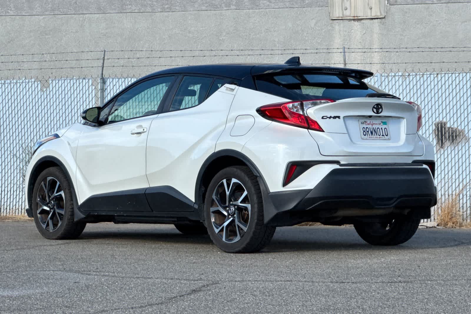 Used 2020 Toyota C-HR XLE FWD image 5
