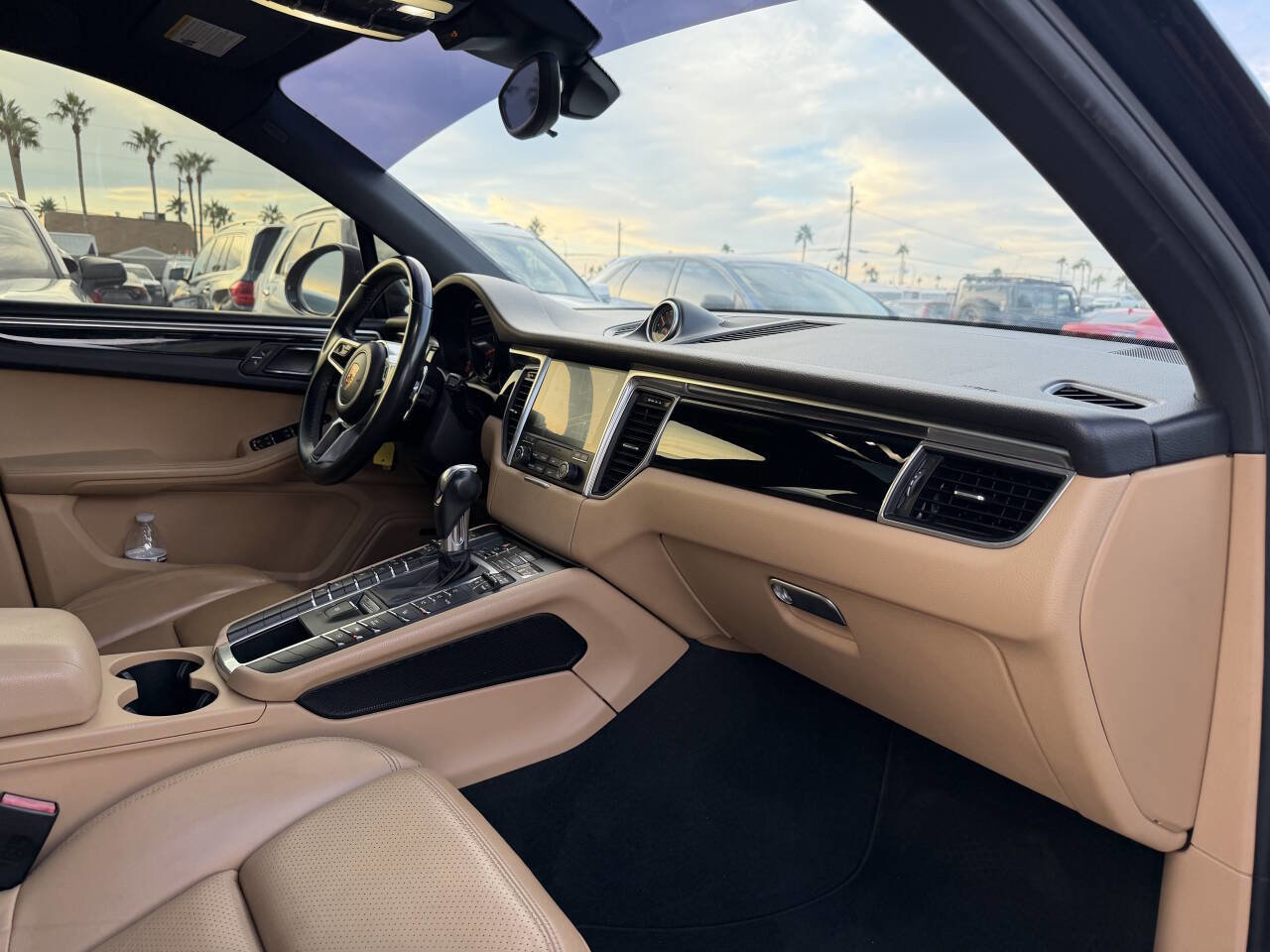 Used 2017 Porsche Macan image 31