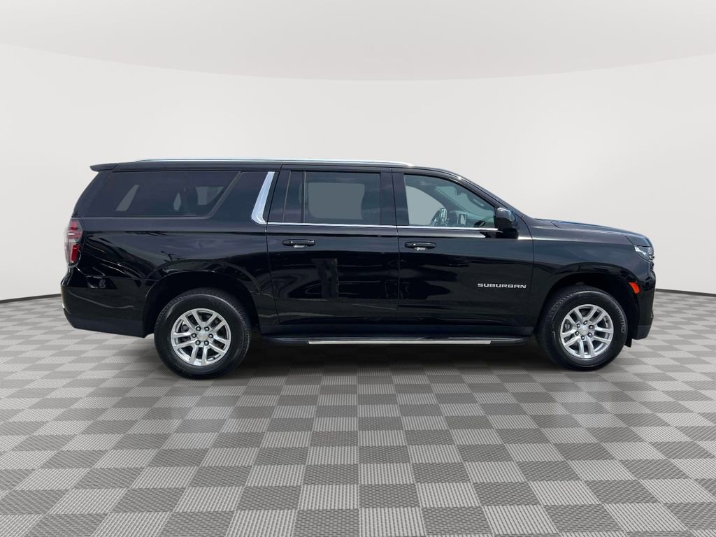 Used 2023 Chevrolet Suburban LT AWD/4WD image 4