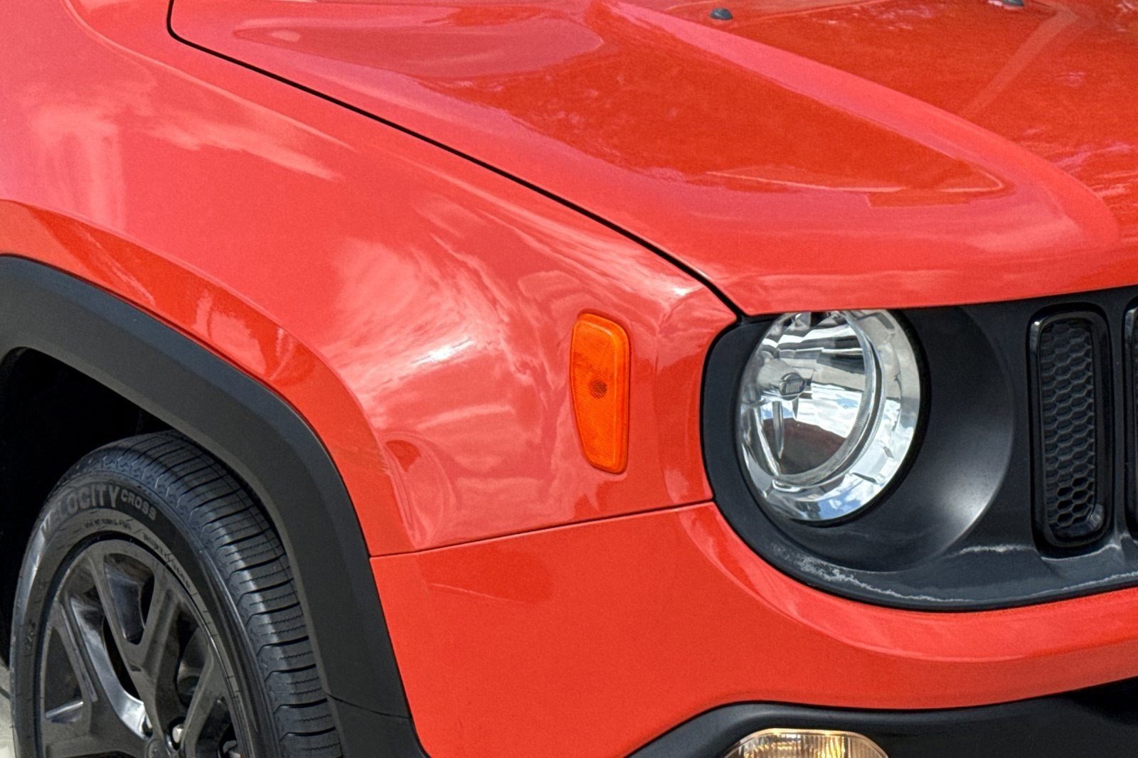 Used 2017 Jeep Renegade Altitude FWD image 10