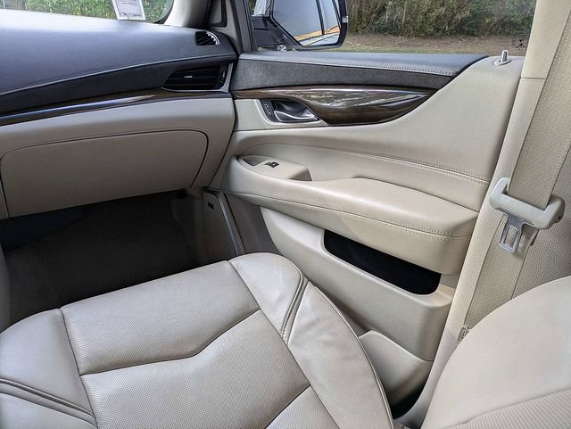 Used 2020 Cadillac Escalade Premium Luxury AWD/4WD image 19