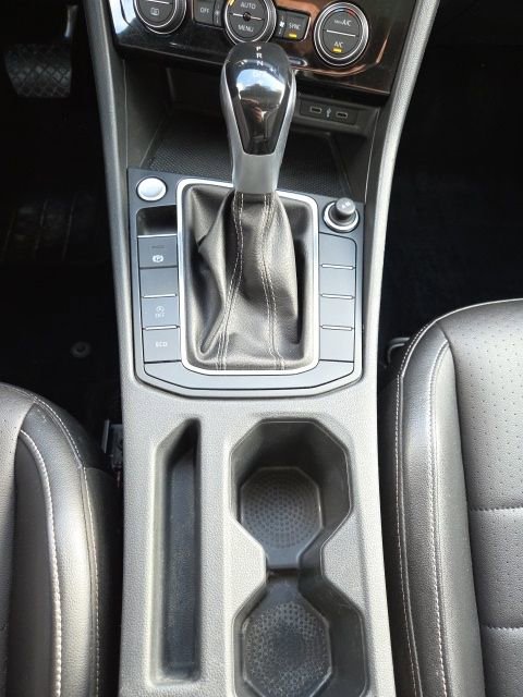 Used 2023 Volkswagen Jetta SE w/ Panoramic Sunroof Package image 18