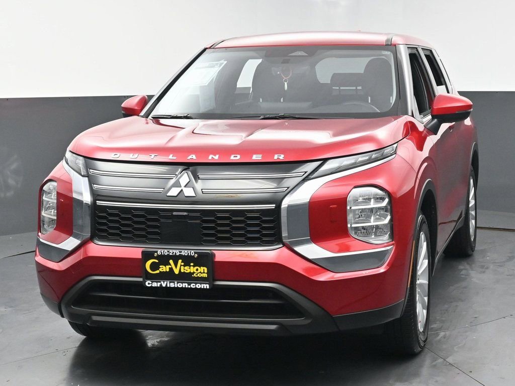 Used 2025 Mitsubishi Outlander ES image 7