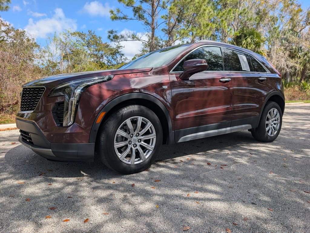 Used 2022 Cadillac XT4 Premium Luxury w/ Enhanced Visibility Package image 3